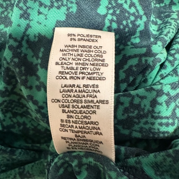 Sofia by Sofia Vergara Sleeveless Top Faux Wrap Top V Neck - Picture 4 of 11